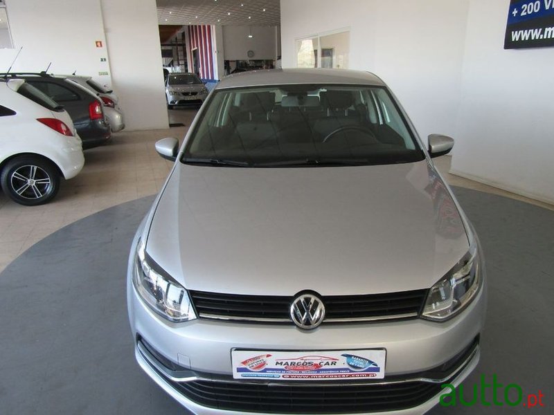 2014' Volkswagen Polo photo #2