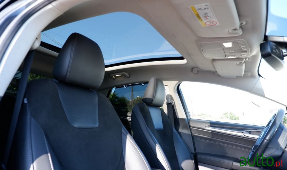 2017' Ford Mondeo photo #6