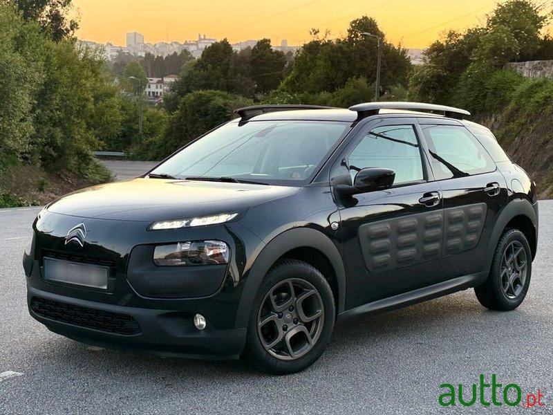 2017' Citroen C4 Cactus photo #1