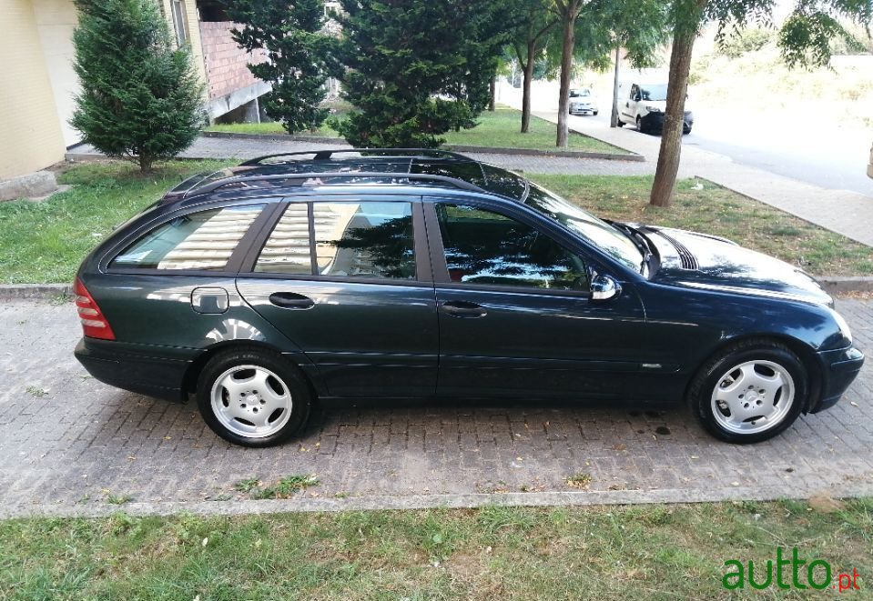 2006' Mercedes-Benz C-220 photo #4