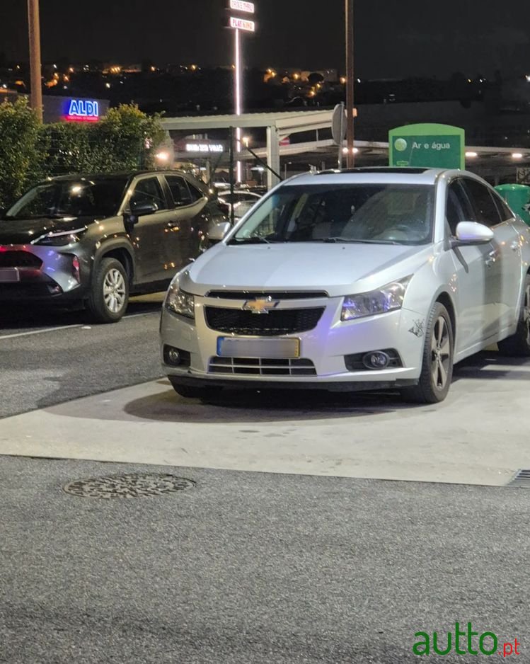 2010' Chevrolet Cruze 2.0 Vcdi Lt photo #1