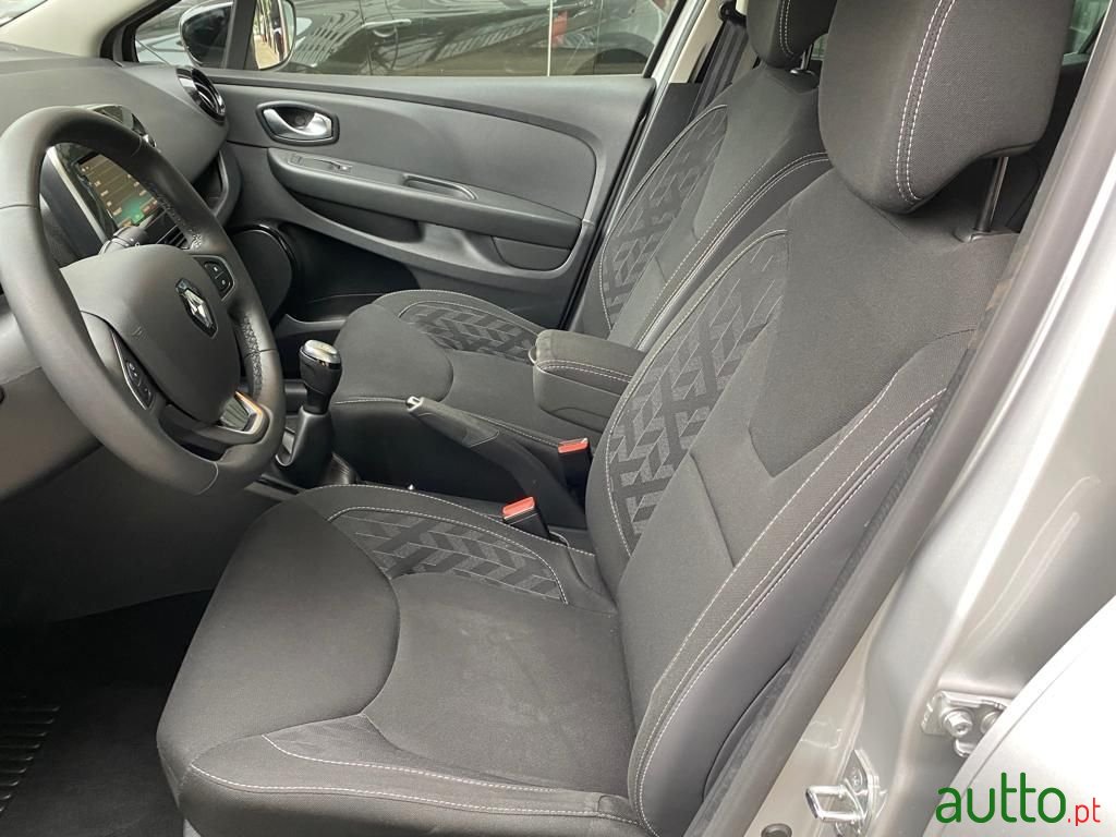 2019' Renault Clio photo #4