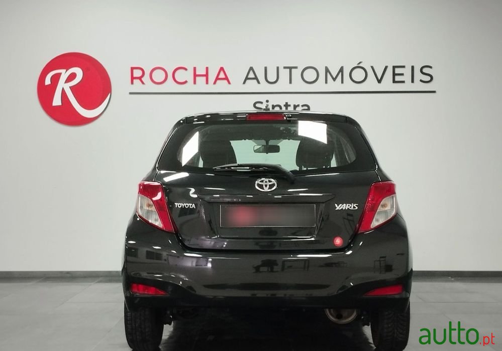 2015' Toyota Yaris Comfort photo #4