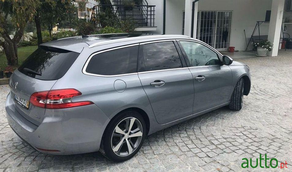 2015' Peugeot 308 Sw photo #2