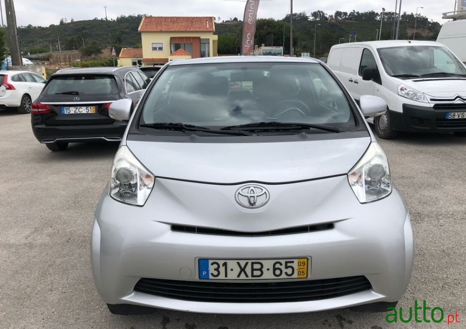 2009' Toyota iQ photo #3