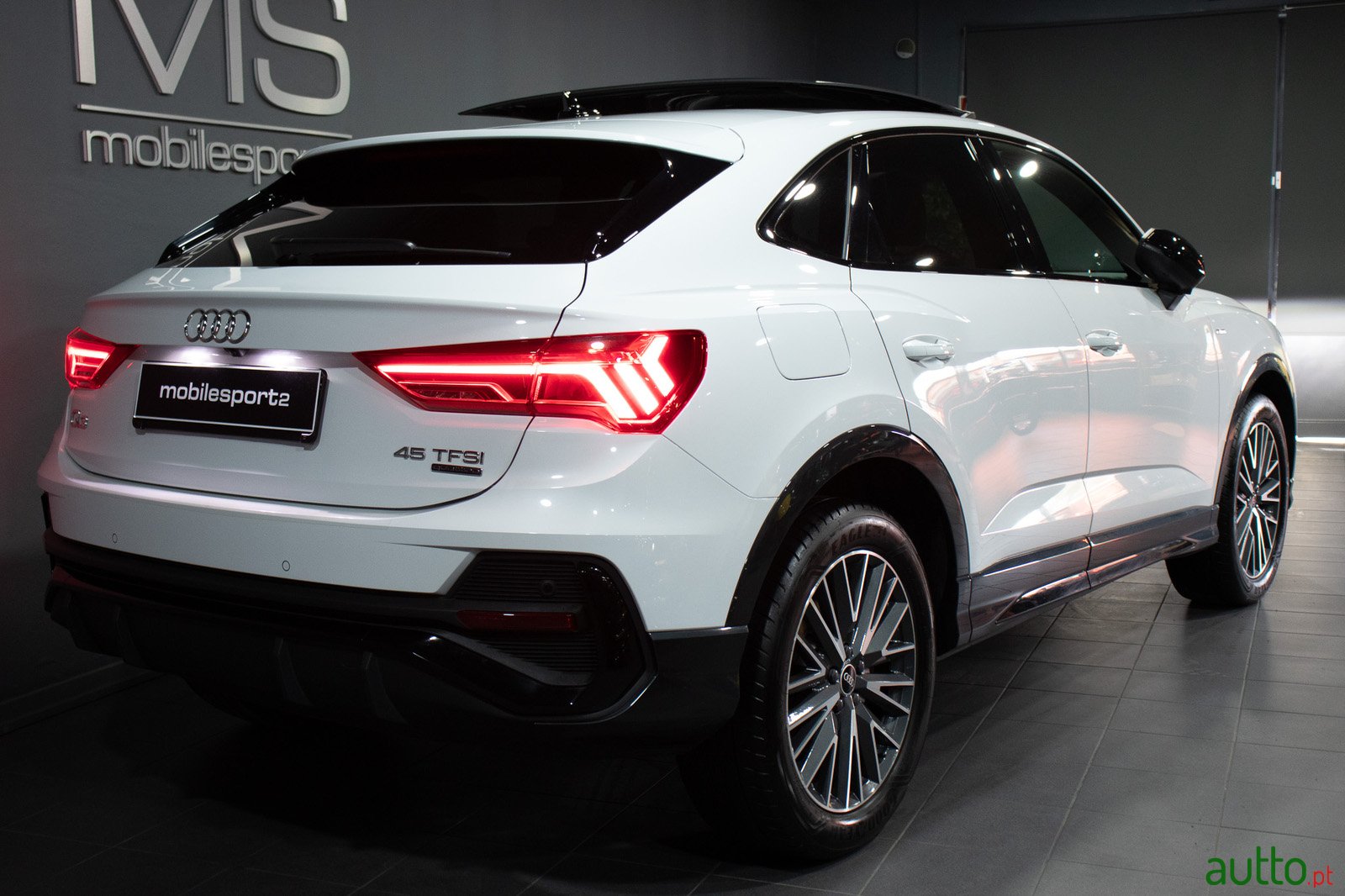 2020' Audi Q3 45 TFSI Sportback S-Line 2.0 photo #3