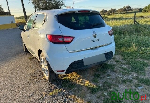 2018' Renault Clio photo #2