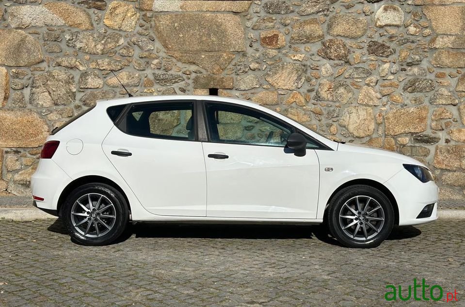 2015' SEAT Ibiza photo #6