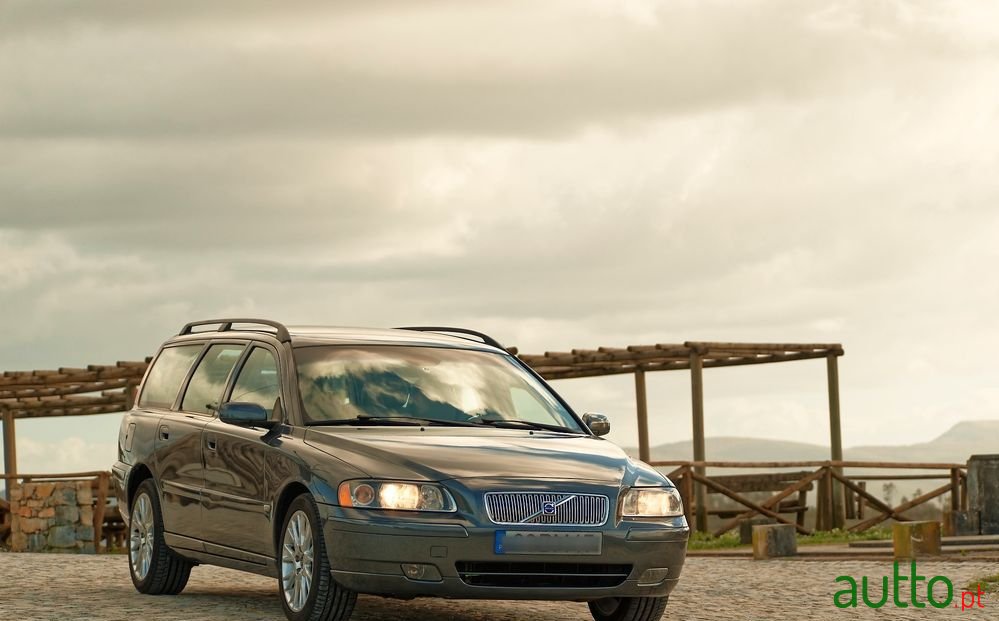 2006' Volvo V70 2.0 T Nivel 2 photo #2