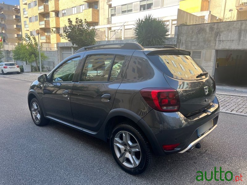 2017' Dacia Sandero photo #5