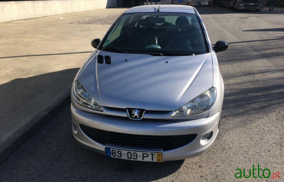 2000' Peugeot 206 2.0 Hdi photo #2