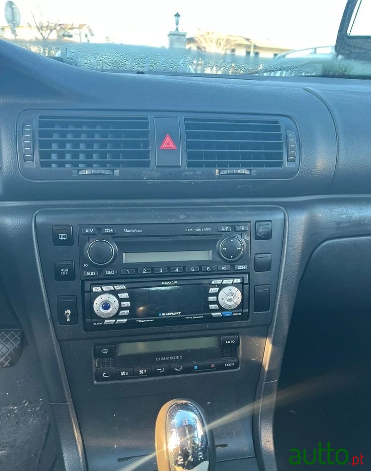 2009' Skoda Octavia photo #5