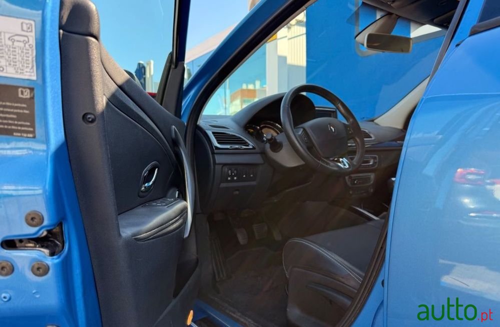 2013' Renault Mégane Sport Tourer photo #5