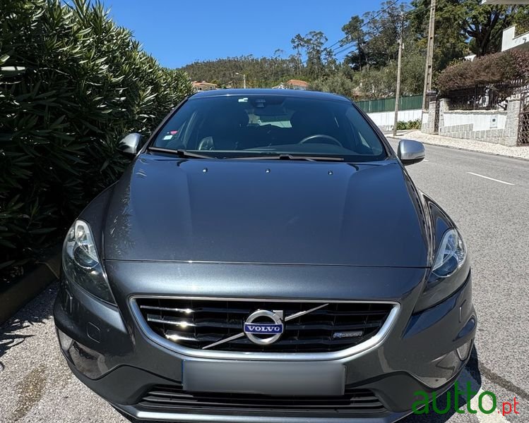 2013' Volvo V40 1.6 D2 R-Design photo #1