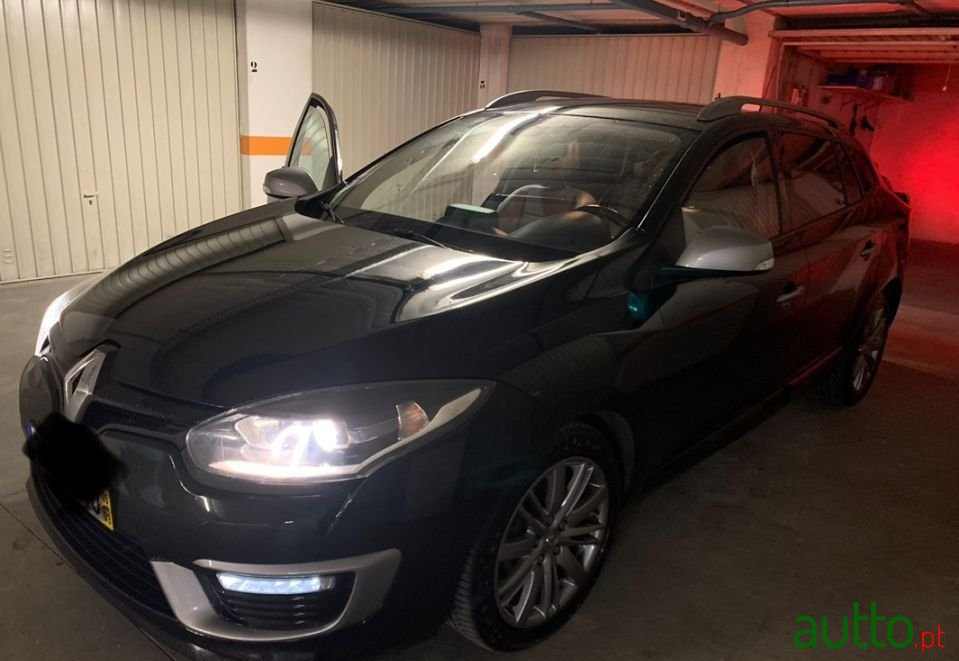 2015' Renault Megane Sport Tourer photo #3