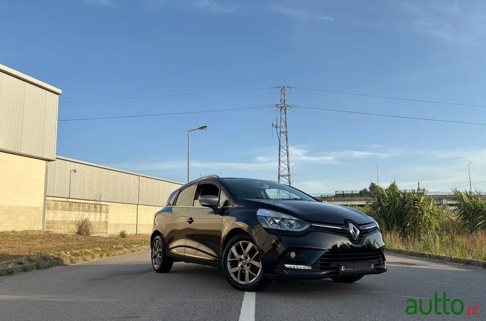 2020' Renault Clio Sport Tourer photo #1