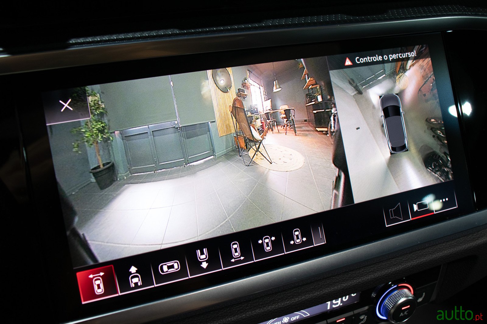 2020' Audi Q3 45 TFSI Sportback S-Line 2.0 photo #5