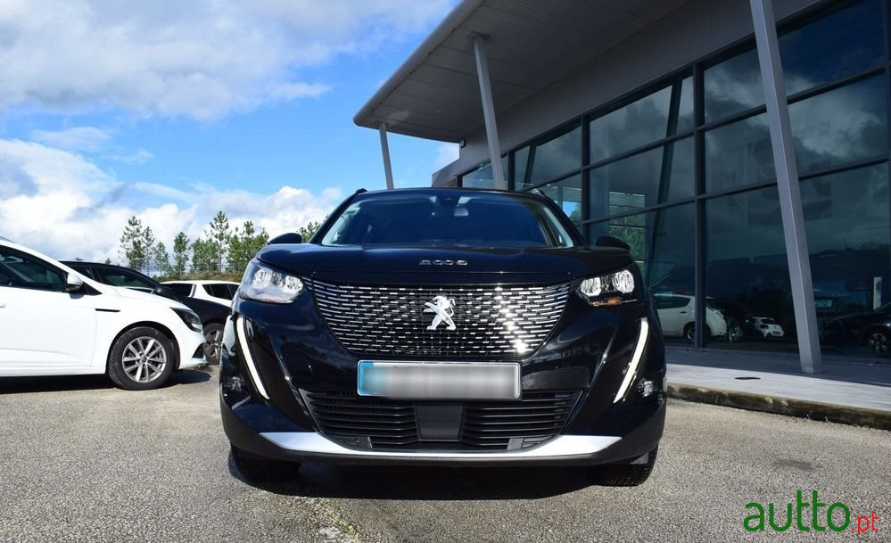 2021' Peugeot 2008 1.2 Puretech Allure photo #2