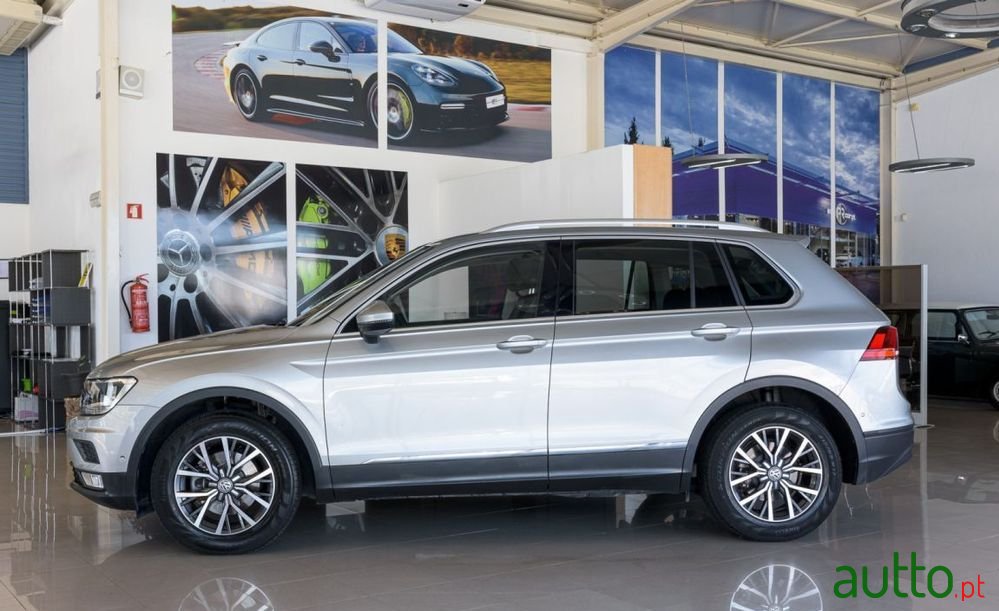 2017' Volkswagen Tiguan 2.0 Tdi Confortline photo #2