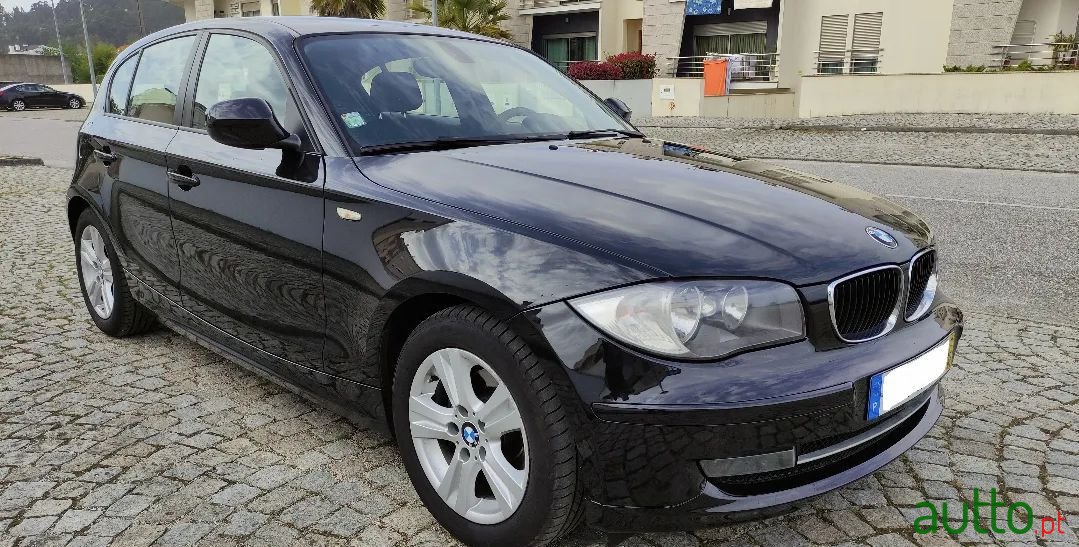 2011' BMW 118 photo #3