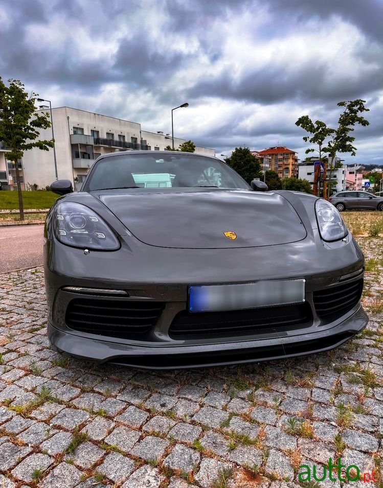 2016' Porsche 718 Cayman photo #3