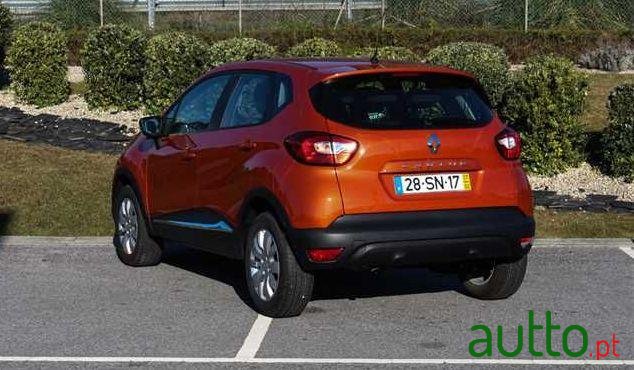 2017' Renault Captur 0.9 Tce Sport photo #2