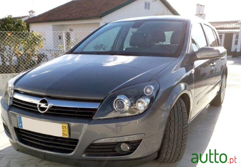 2005' Opel Astra 1.9 Cdti Cosmo photo #2