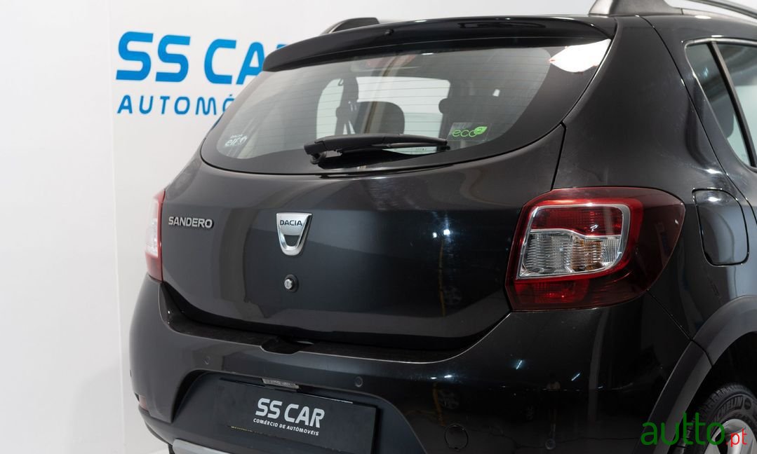 2015' Dacia Sandero photo #4