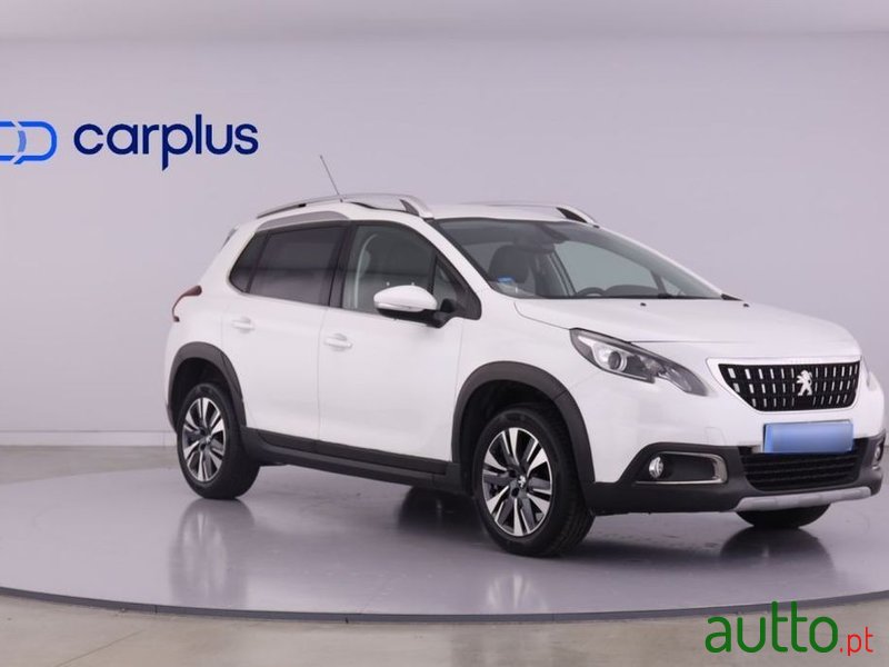 2018' Peugeot 2008 1.2 Puretech Allure photo #2