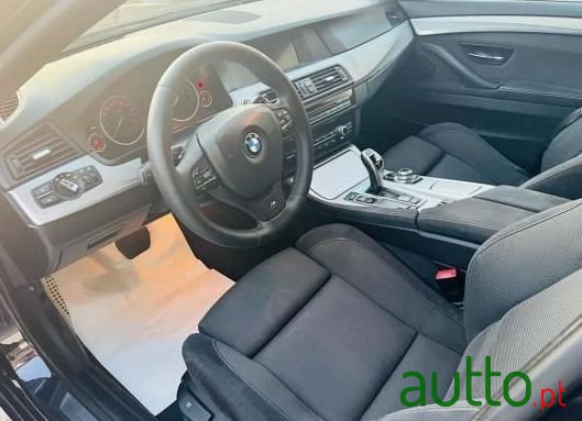 2013' BMW 520 photo #6