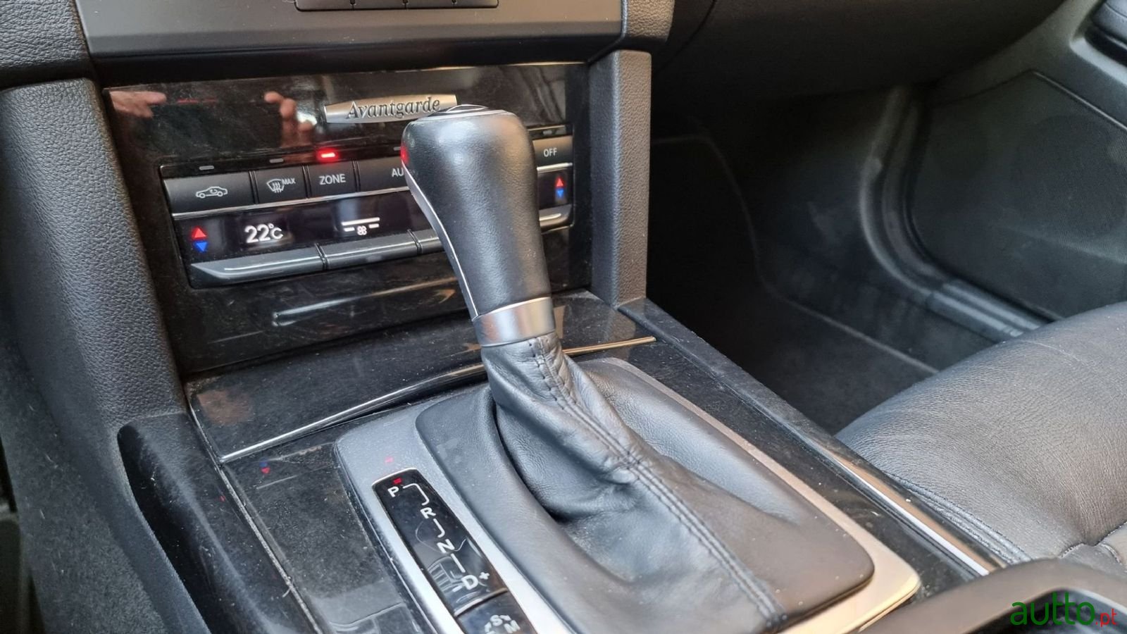 2010' Mercedes-Benz E-250 photo #4