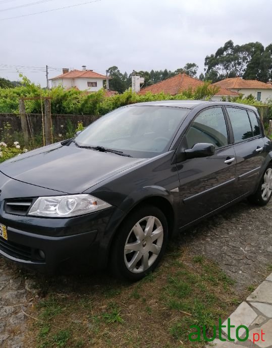 2008' Renault Megane photo #1