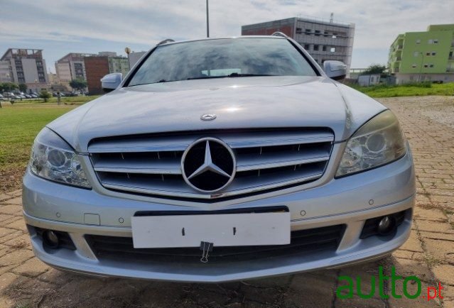 2008' Mercedes-Benz C-220 photo #3