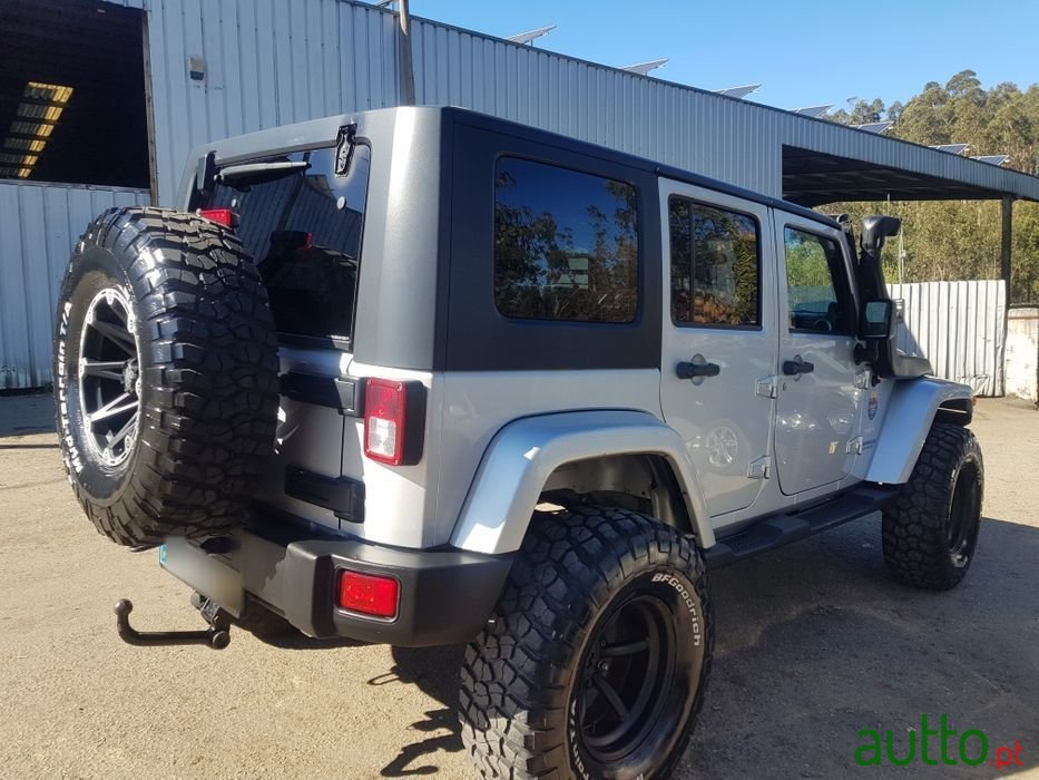 2010' Jeep Wrangler photo #2