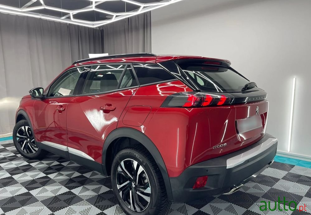 2020' Peugeot 2008 photo #5
