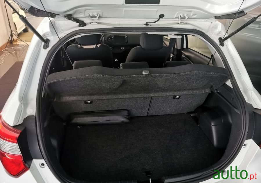 2020' Toyota Yaris 1.0 Vvt-I Active photo #6