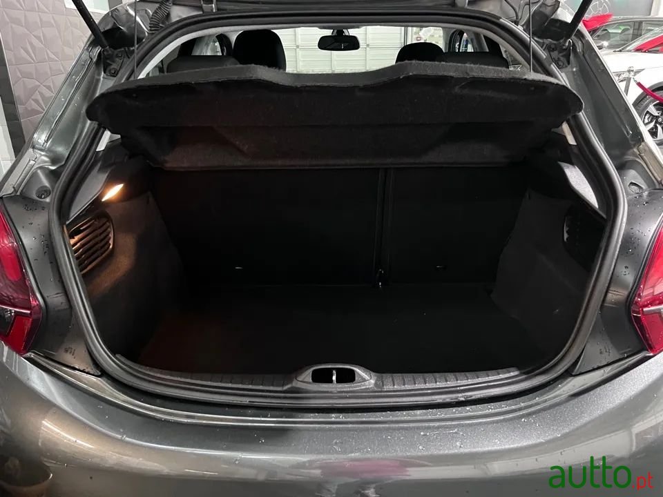 2016' Peugeot 208 photo #3