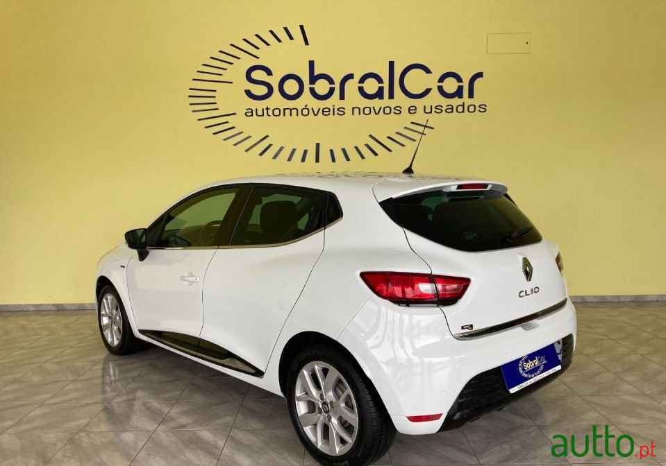 2019' Renault Clio photo #4