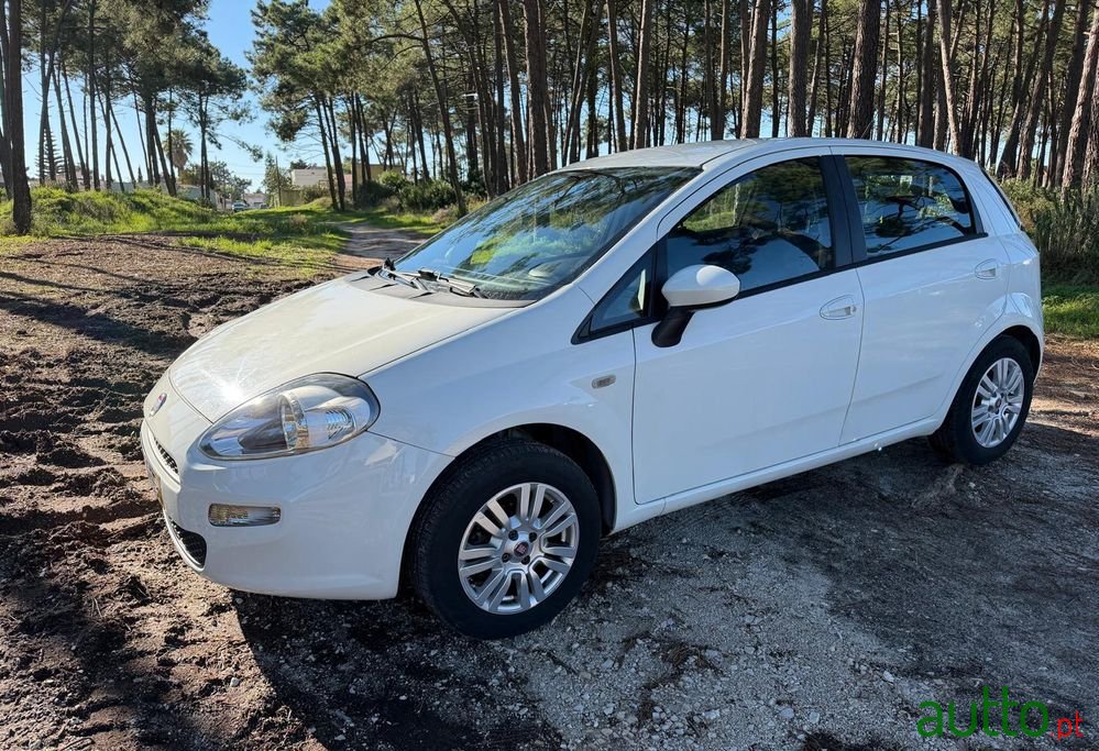 2013' Fiat Punto Evo photo #1