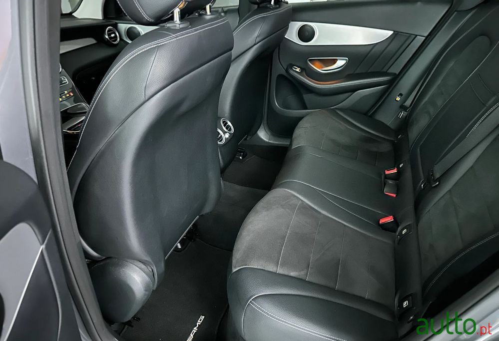 2017' Mercedes-Benz GLC 250 photo #6