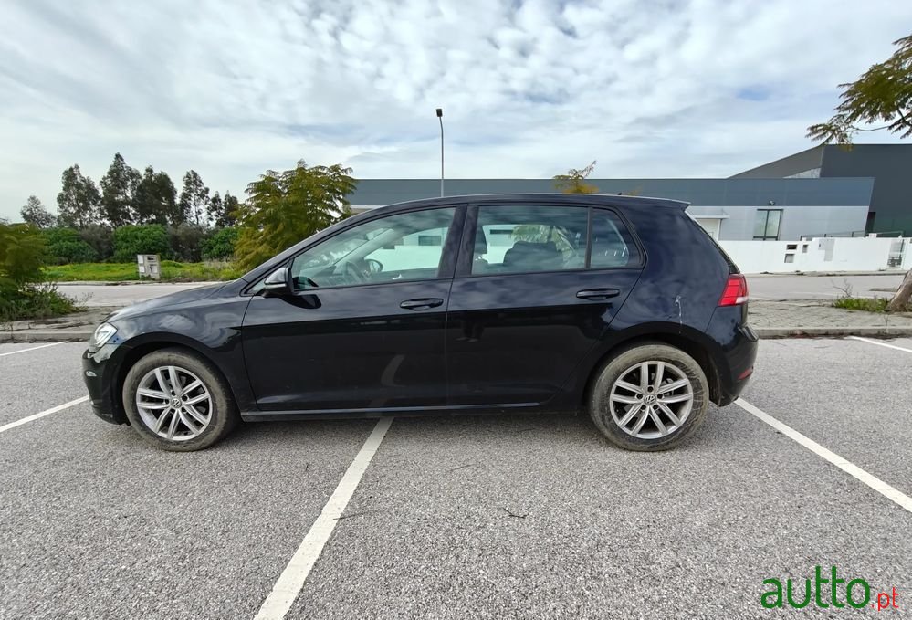 2018' Volkswagen Golf photo #1