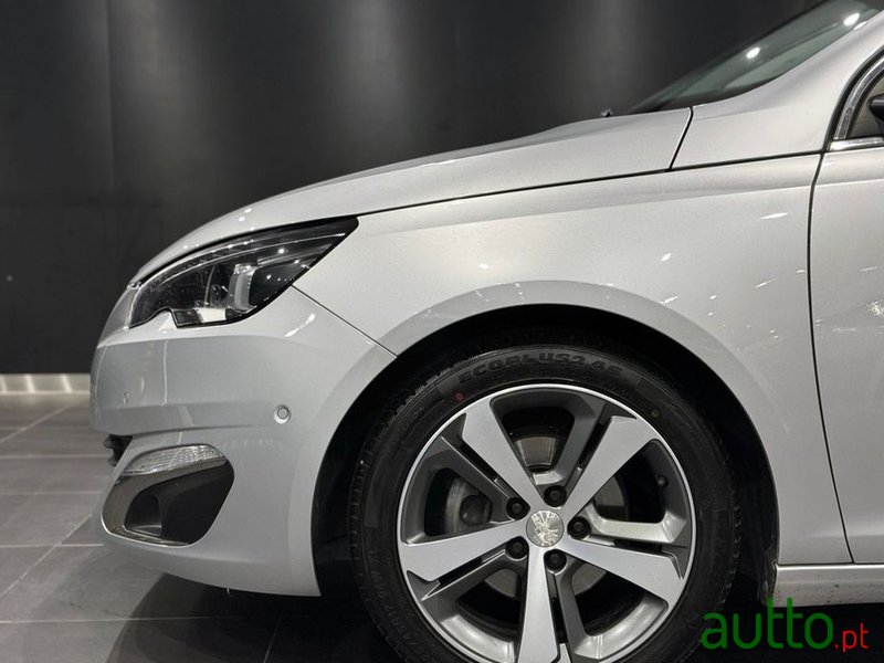 2015' Peugeot 308 Sw photo #3