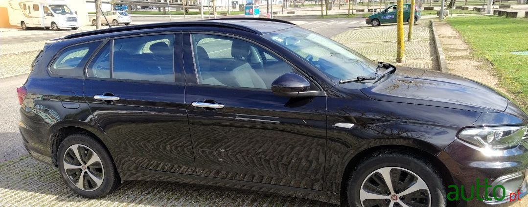 2018' Fiat Tipo Station Wagon photo #3