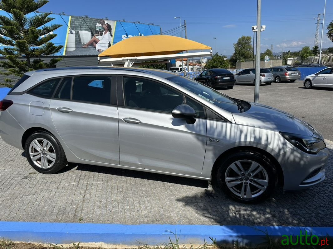 2018' Opel Astra Sports Tourer photo #5
