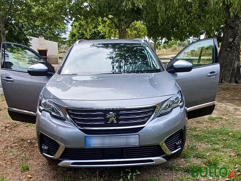 2019' Peugeot 5008 photo #3