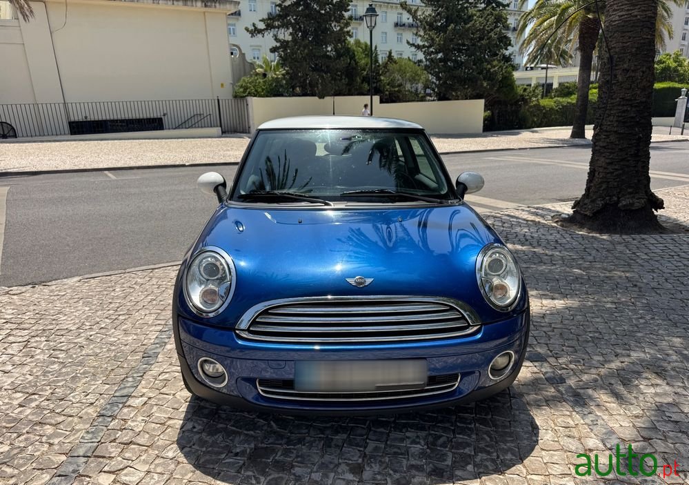 2008' MINI Coupé photo #2