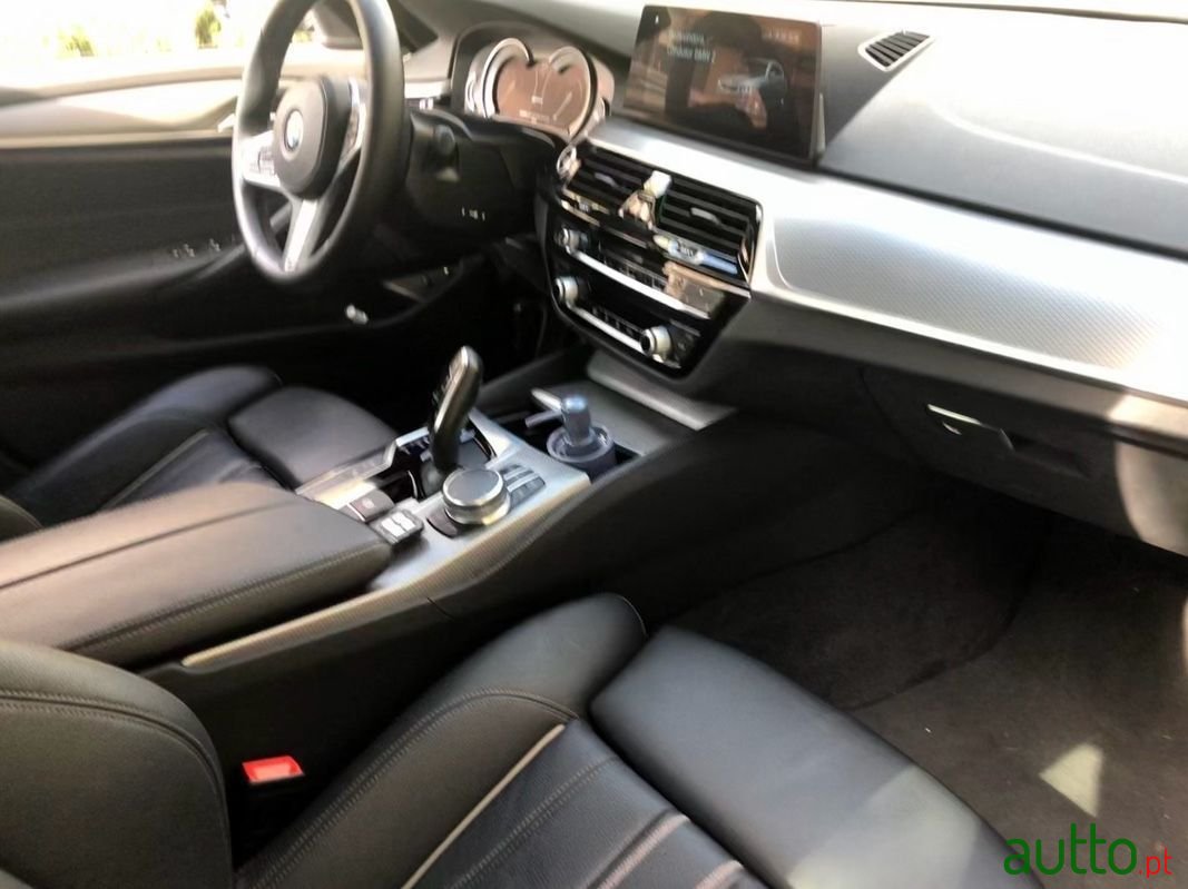 2017' BMW 530 photo #3