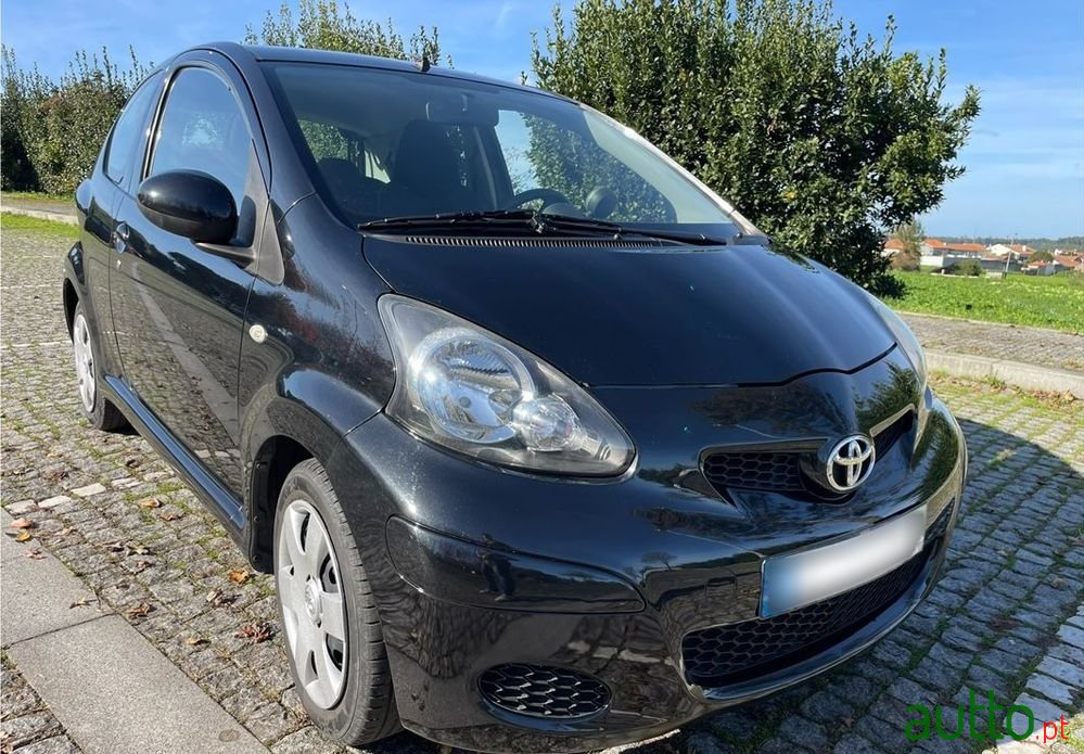 2010' Toyota Aygo photo #1