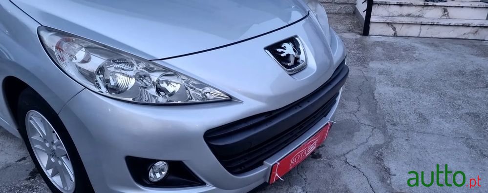 2010' Peugeot 207 1.4 16V Sport photo #2