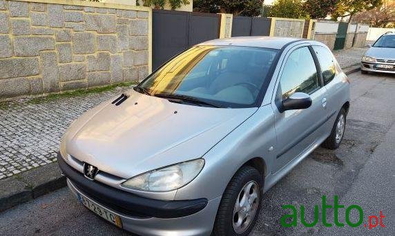 2002' Peugeot 206 photo #2